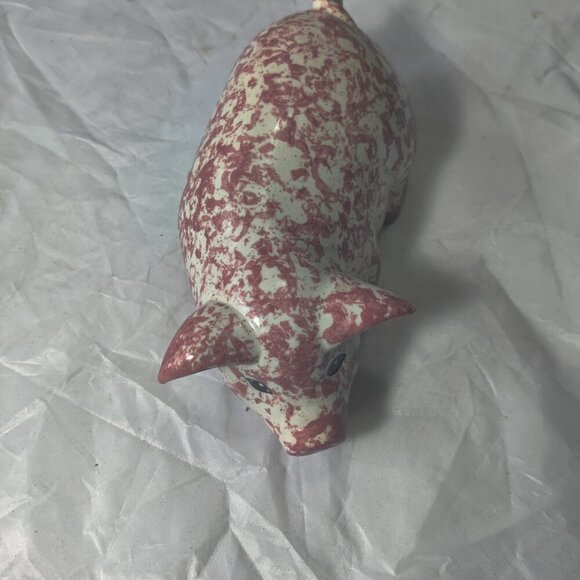 A Pig in ceramic form decorated with rose sponge splatters, A large 8" long x 4" - Picture 6 of 7